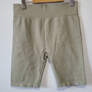 Sage Green Ribbed High Waisted Bike Shorts L – Yoga Gym Activewear